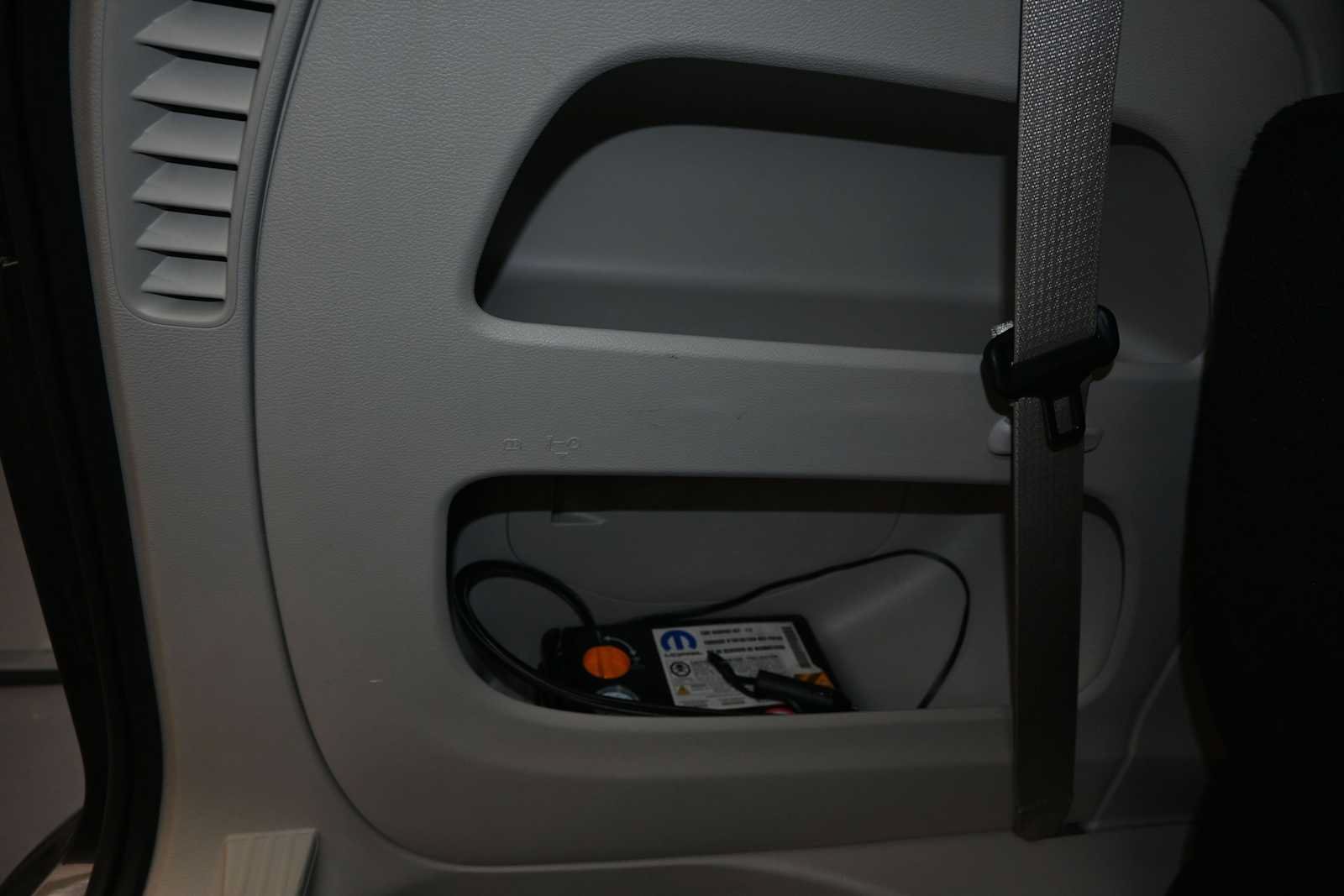 Used 2023 Chrysler Voyager LX FWD image 26