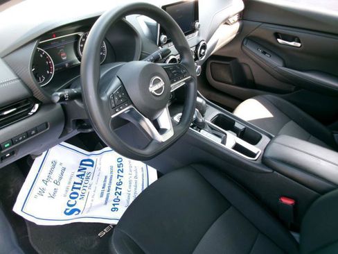 Used 2025 Nissan Sentra SV FWD image 12