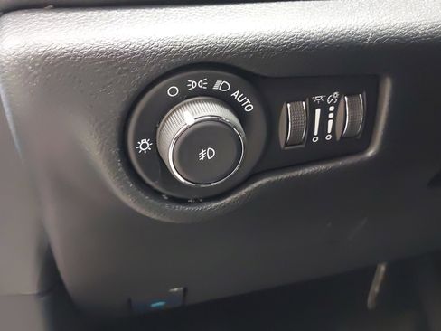 New 2026 Chrysler Pacifica Select image 23