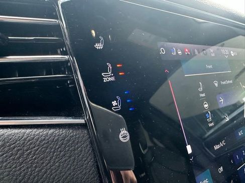 Used 2024 Jeep Wagoneer L Series II image 19