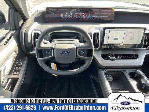 New 2025 Ford Expedition Max Active image 12