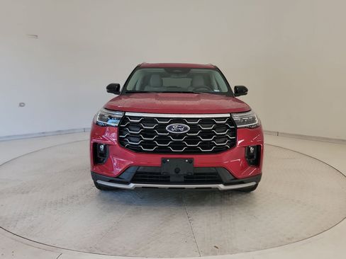 Certified 2025 Ford Explorer Platinum w/ Ultimate Package image 4