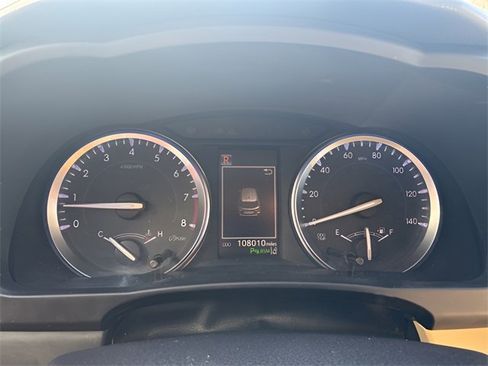 Used 2017 Toyota Highlander Limited image 25