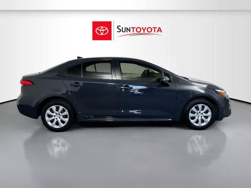 Used 2023 Toyota Corolla LE image 2