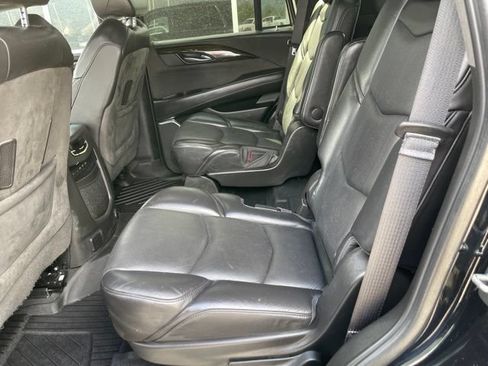 Used 2019 Cadillac Escalade Platinum AWD/4WD image 14
