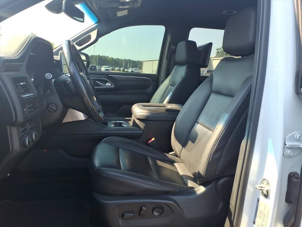 Used 2022 Chevrolet Suburban LT w/ Luxury Package AWD/4WD image 20