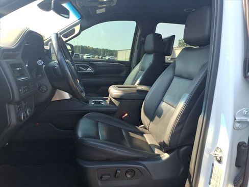 Used 2022 Chevrolet Suburban LT w/ Luxury Package image 20