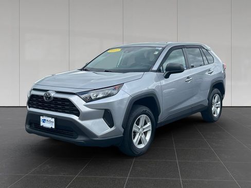 Used 2022 Toyota RAV4 LE AWD/4WD image 1