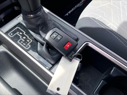 Used 2023 Toyota Tacoma TRD Sport w/ Advanced Technology Package AWD/4WD image 14