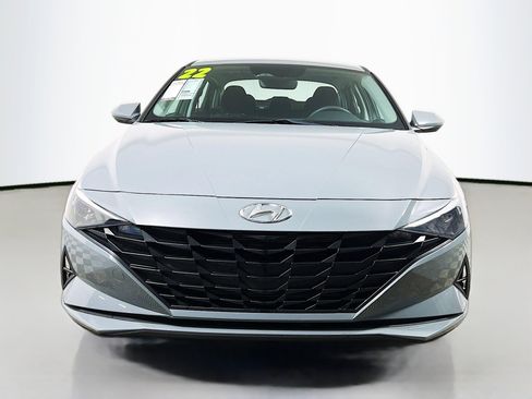 Used 2022 Hyundai Elantra SEL image 11