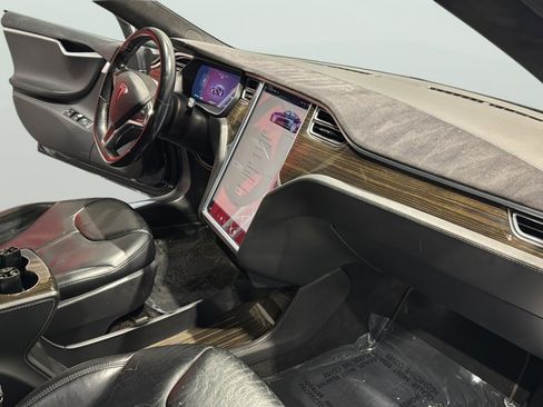 Used 2015 Tesla Model S 70 image 24