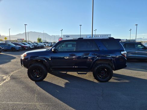 Used 2023 Toyota 4Runner SR5 AWD/4WD image 9