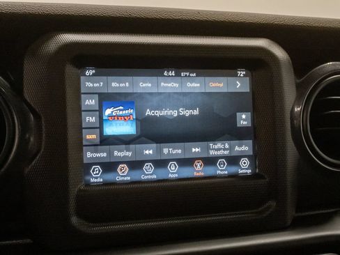 Used 2020 Jeep Gladiator Sport AWD/4WD image 17
