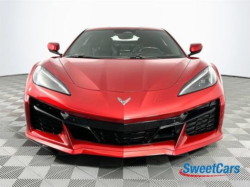 Used 2025 Chevrolet Corvette Z06 w/ Chrome Exterior Badge Package RWD image 2