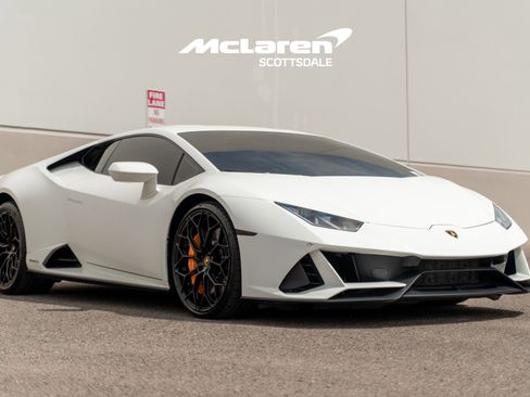 Used 2023 Lamborghini Huracan EVO image 9