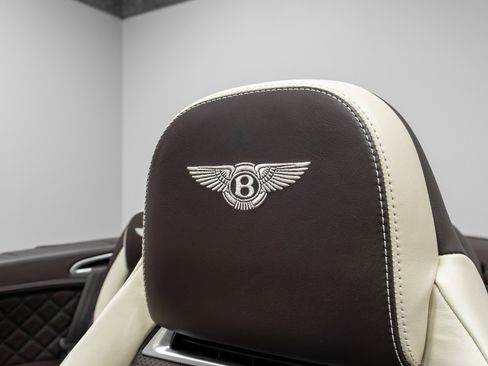 Used 2018 Bentley Continental GT image 9