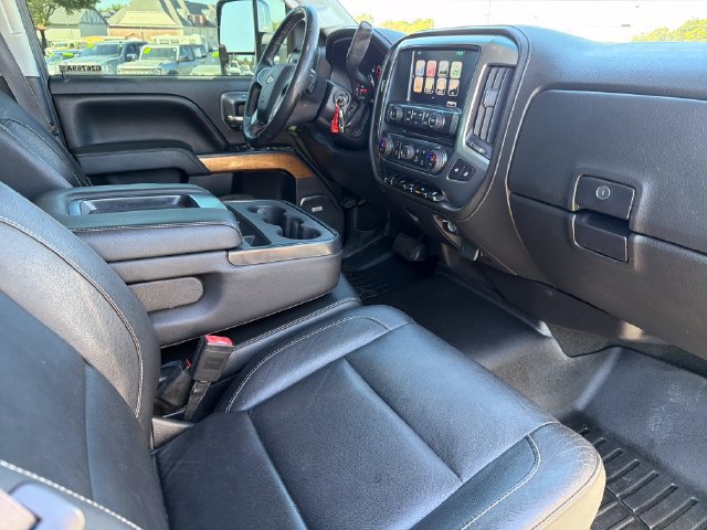 Used 2016 Chevrolet Silverado 2500 LTZ AWD/4WD image 24