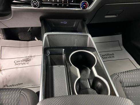 Used 2025 Chevrolet Equinox LT image 46