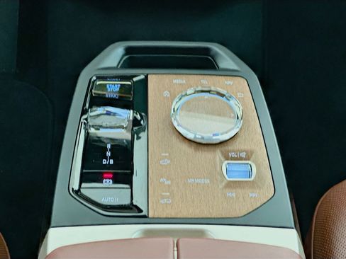 Used 2023 BMW iX xDrive50 w/ Ultimate Package 2 image 13