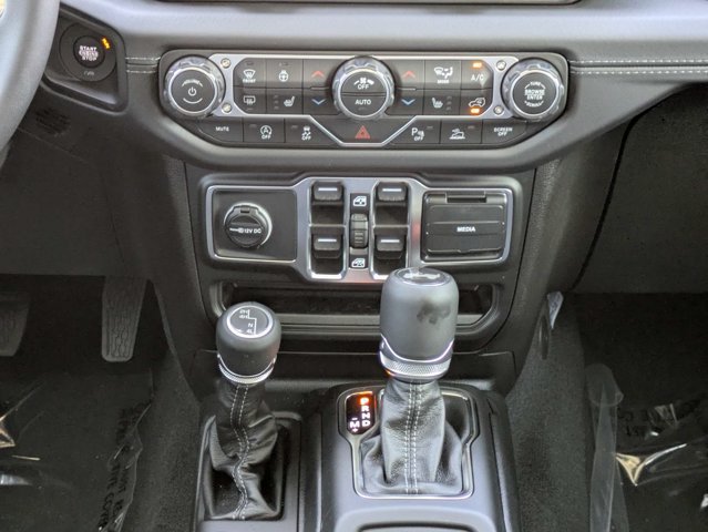 New 2026 Jeep Wrangler Unlimited Sahara AWD/4WD image 19