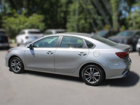 Certified 2024 Kia Forte LXS FWD image 6