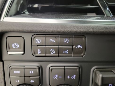 New 2026 Chevrolet Suburban RST w/ Comfort Package image 9