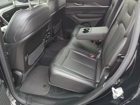 Used 2023 Jeep Grand Cherokee Limited image 42