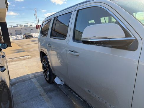 Used 2022 Jeep Wagoneer Series II w/ Premium Group I image 3