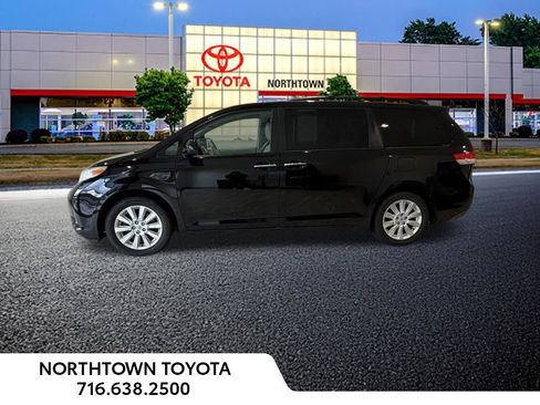 Used 2014 Toyota Sienna XLE w/ Entertainment Package AWD/4WD image 2
