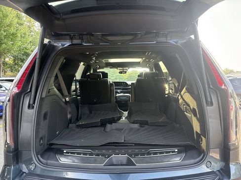 Used 2021 Cadillac Escalade Premium Luxury AWD/4WD image 21