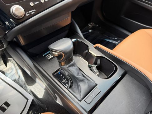 Used 2023 Lexus ES 350 w/ Accessory Package (Z2) FWD image 14