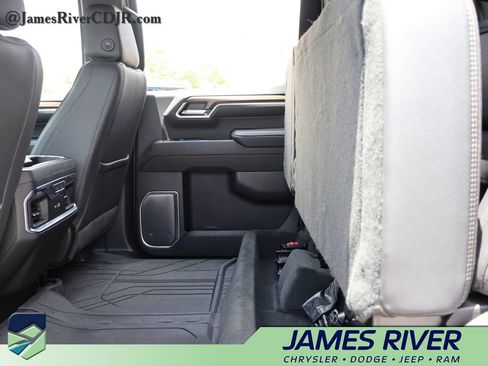 Used 2023 Chevrolet Silverado 1500 High Country w/ Technology Package AWD/4WD image 17