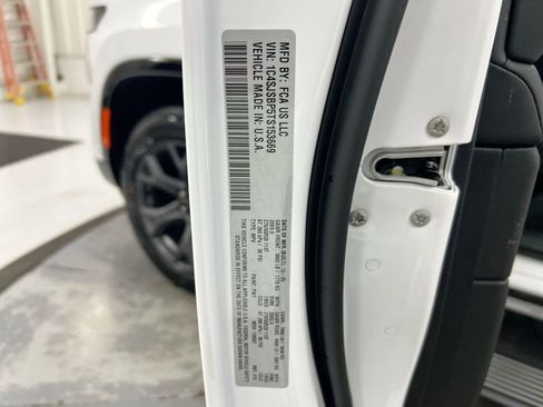 New 2026 Jeep Grand Wagoneer L Limited w/ Premium Group II image 29