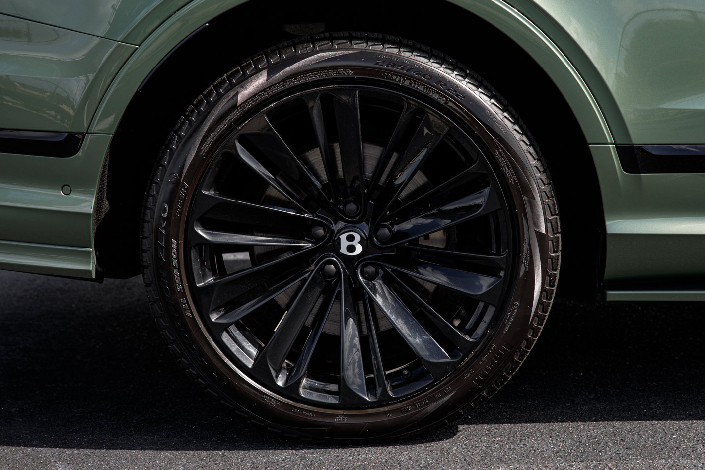 Used 2023 Bentley Bentayga Speed AWD/4WD image 23
