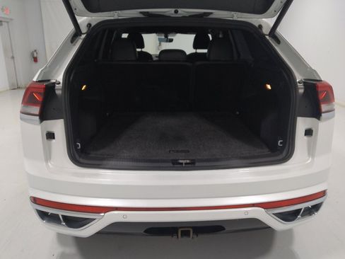 Used 2021 Volkswagen Atlas Cross Sport SE AWD/4WD image 29
