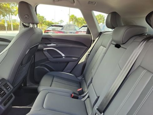 Certified 2025 Audi Q5 Premium w/ Convenience Package image 11