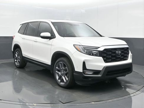 Used 2023 Honda Passport EX-L image 2