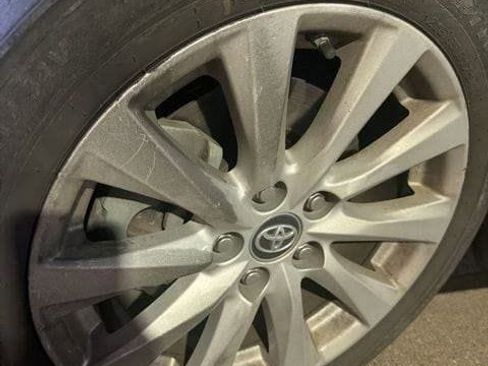 Used 2019 Toyota Camry LE image 2