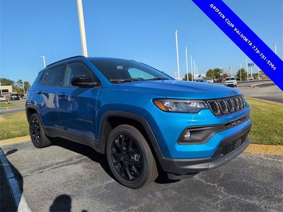 Used 2025 Jeep Compass Latitude w/ Sun & Sound Group