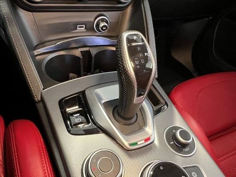 Used 2022 Alfa Romeo Stelvio Veloce image 52