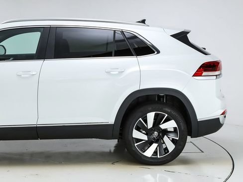 New 2026 Volkswagen Atlas Cross Sport SEL image 4
