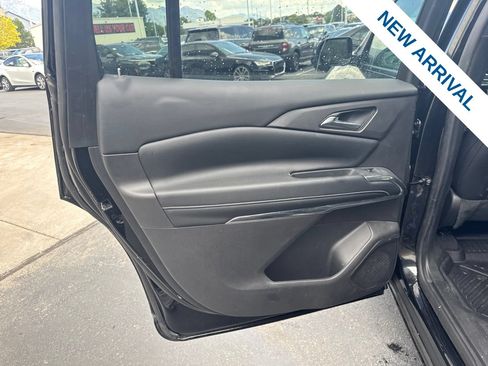 Used 2025 Chevrolet Traverse LT w/ Midnight/Sport Edition AWD/4WD image 16