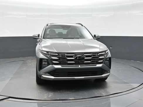 Used 2025 Hyundai Tucson Limited FWD image 12