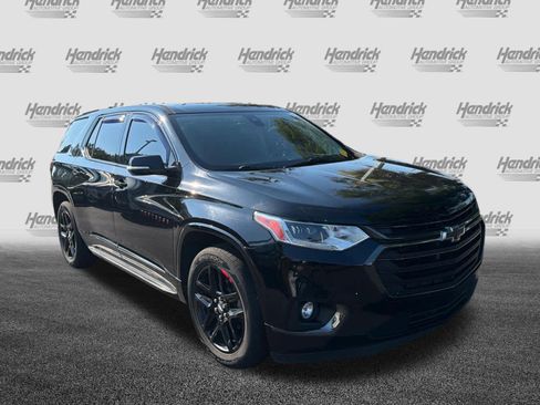 Used 2019 Chevrolet Traverse Premier w/ Redline Edition FWD image 2