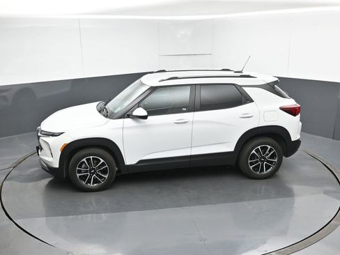 Used 2025 Chevrolet TrailBlazer LT w/ LT Cold Weather Package image 45