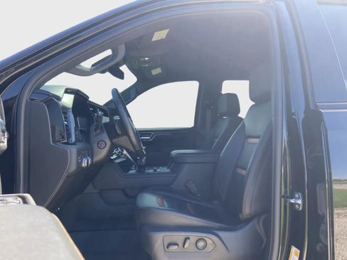Used 2023 GMC Sierra 1500 AT4 w/ AT4 Preferred Package AWD/4WD image 10