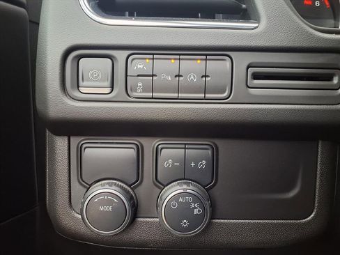 Used 2023 Chevrolet Suburban Commercial Fleet image 18