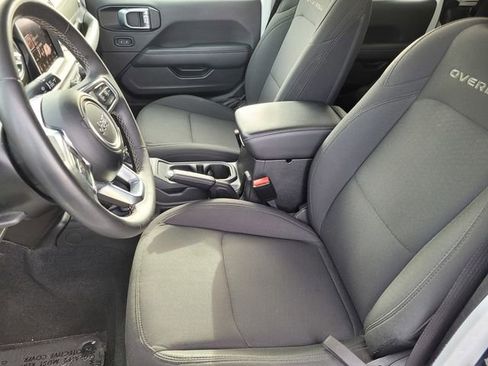 Used 2023 Jeep Gladiator Overland image 16