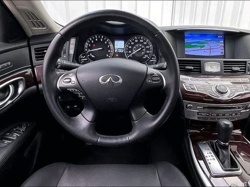 Used 2018 INFINITI Q70 L 3.7 AWD/4WD image 5