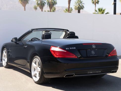 Used 2014 Mercedes-Benz SL 550 image 8